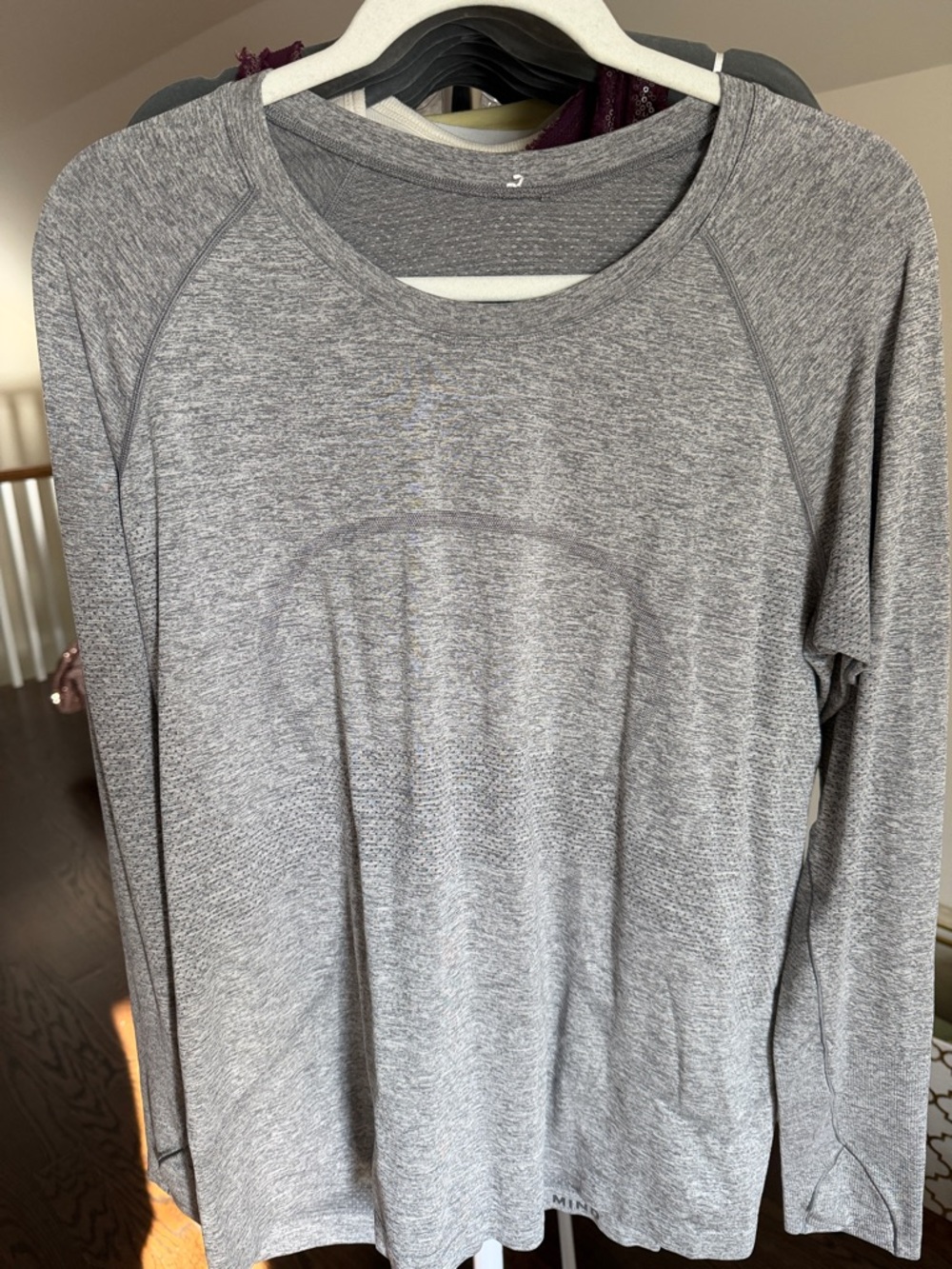 lululemon athletica Women's gray long-sleeve fitted top